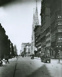Fifth Avenue, ser nordover fra 49th Street