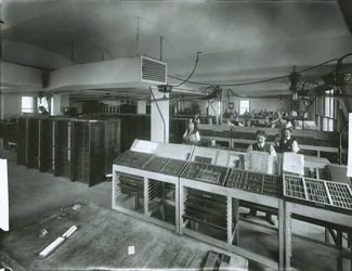 New York Evening Post Type-Setting Room (gelatinsølvbilde)
