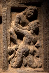Triton. Lavrelieff skulpturert, kunst av Gandhara (Pakistan), 2.-3. århundre. Nasjonalmuseet i Korea, Seoul (Sør-Korea).