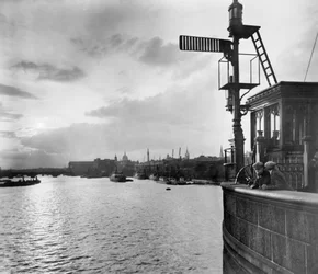 Utsikt oppstrøms fra Tower Bridge, Stepney, Tower Hamlets, London