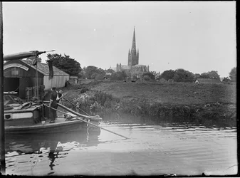 Norwich-katedralen fra Pull#39;s Ferry