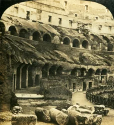 Interiøret til Colosseum, Roma, Italia, c1909.