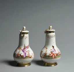 Dekket kolbe, produsent Meissen Porselensfabrikk, Tyskland, ca. 1720-1723