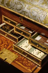 Detalj av en kiste dekorert med klassiske scener, midten av 1600-tallet (gravert messing og tinn) (se også 469022)