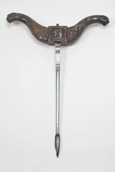 Håndtert skrue, ca. 1600 (pæretre og stål) (se også 701075-6)