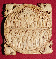 Elfenbensspeiletui, ca. 1360-70