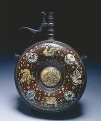 Pulverkolbe, ca. 1620-50 (valnøtt med elfenben og stål)