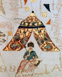 Detalj av et kart av kartografen Giacomo de Maggiolo som viser Sultan Soliman (Suleyman) I sa den storslåtte (1520-1566) kalt "Den store tyrkeren"". Miniatyr. Sjøforsvarsmuseet, Genes