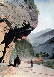 Stein nær landsbyen Annaour, ca 1890