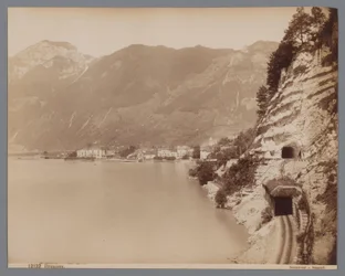 Brunnen ved Vierwaldstättersee i Sveits Brunnen (tittel på objekt)