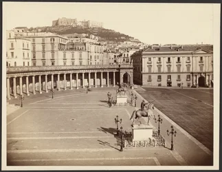 Napoli, Largo Palazzo