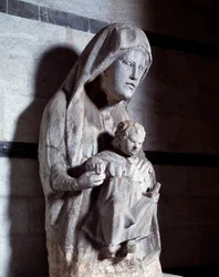 Jomfru med barn (marmorskulptur