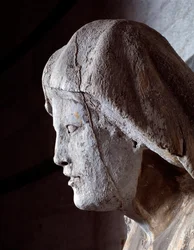 Jomfru med barn. Detalj (Marmorskulptur