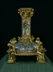 Base av St. Bertins kors, fra Abbaye Saint-Bertin, ca. 1180 (forgylt bronse og champleve emalje) (se også 232624-25 og 232839)