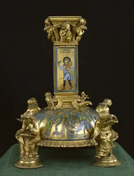 Base av St. Bertin-korset, fra Abbaye Saint-Bertin, ca. 1180 (forgylt bronse og champleve-emalje) (se også 204570, 232624 og 232839)