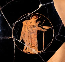 Antikkens Hellas: Beger med røde figurer. Keramikk tilskrevet Pedieus-maleren (slutten av det 6. århundre f.Kr.), 510-500 f.Kr. Paris, Musee Du Louvre