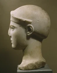 Hode for Athena med hjelm, fra Egina, ca. 470-460 f.Kr. (parisk marmor)