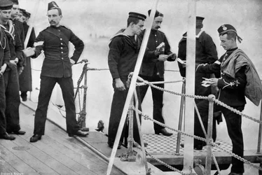 Skipets postbud kommer om bord, 1896.