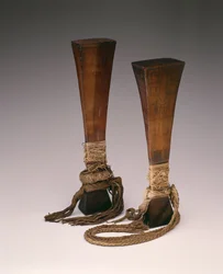 To krigsklubber, sannsynligvis 1800-tallet (tre)