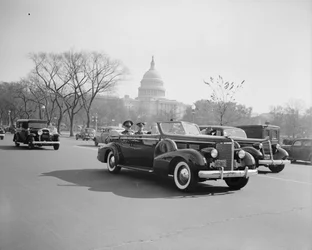 Den cubanske diktatoren Fulgencio Batista med den amerikanske hærens stabssjef Malin Craig i Washington DC