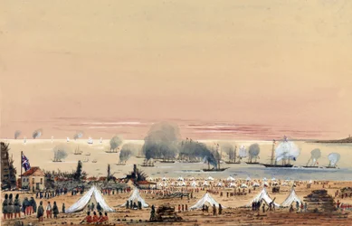 Landgangen ved Kinburn (Ukraina, Russland) i oktober 1855, en britisk hærleir på kysten, med flåten ankret opp utenfor kysten, inkludert HMS Tribune