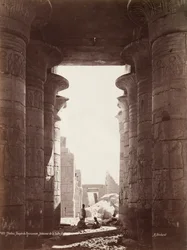 Theben, Temple of the Ramesseum, Interiør av Hypostyle Hall, 1870-tallet.