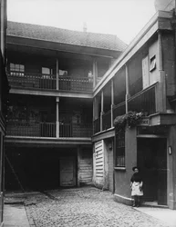 The Old Bell Inn, High Holborn, indre gårdsplass, ca. 1884