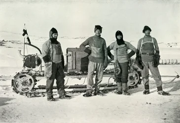 Motorpartiet fra venstre til høyre - Lashly, B.C. Dag, løytnant. Evans, Hooper, oktober 1911, 1913