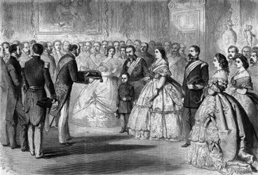 Dronning Isabella II av Spania (Isabella av Bourbon) (1830-1904) mottok den store snoren til Æreslegionen i navnet til sønnen, prinsen av Asturias. Tilstede er: Napoleon III (1808-1873) og Prince Imperial (1856-1879)