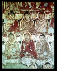 En mengde sittende Buddhaer, detalj, fra det indre av Cave 2 (se også 162633)