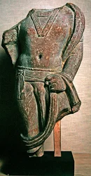 Bodhisattva (rød sandstein)
