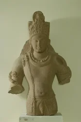 Figur av Lord Vishnu, Mathura (rød sandstein)