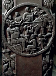 Indisk kunst, hinduisme: lavt relieff som representerer aper som river en tann fra en gigant ved bruk av elefanter. 2. århundre f.Kr. Kolkata, indisk museum