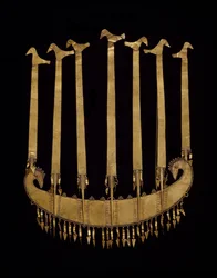 Crown, Flores Island-folk