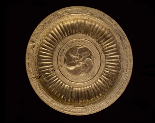 Dish Pectoral, Molukkens folk 1800-tallet (muligens tidligere) (gull)