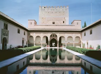 Court of the Myrtles, startet i 1333