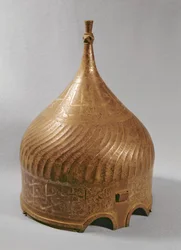 Hjelm, fra Iran (sølv og jern)