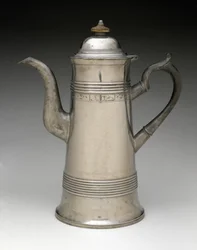Kaffekanne, ca. 1820-1840 (tinn, tre)