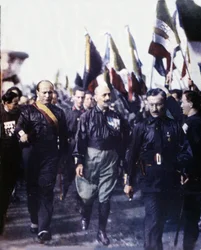 Mussolini har mars på Roma. 1922. Håndkolorert foto 1923. (Marcia su Roma)