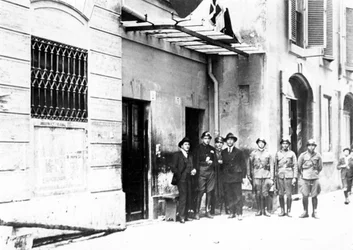 Fascistpartiets første sete i Milano ved Via Paolo da Cannobio. sd. 1920-tallet.