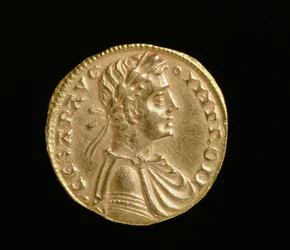 Augustalis av Frederick II (1198-1250), kongeriket Sicilia og Sør-Italia, Messina Mynt, 1231-50 (forside) (gull) (for bakside se 168053)