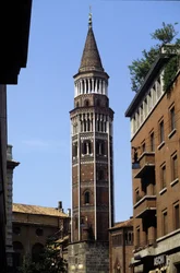 Milano: klokketårnet i San Gottardo.