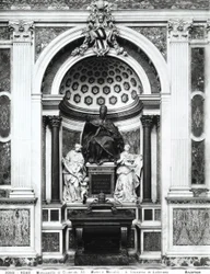 Monument til pave Clemens XII (1652-1740) med porfyr urne og søyler fra Pantheon, mellom Temperance (L.) og Prudence (R.) i Corsini Chapel (bronse, marmor, porfyr) (s/h foto)