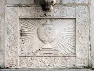 Representasjon av den hellige gral i katedralen i Milano (Duomo di Milano)