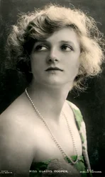 Gladys Cooper 1888-1971, engelsk skuespillerinne, tidlig på 1900-tallet.