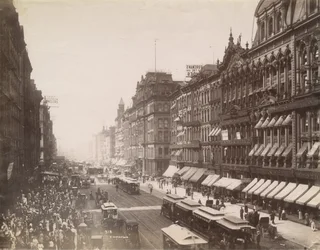 Utsikt over State Street nordover fra Madison Street, Chicago, 1890