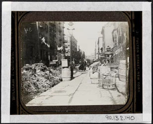 Tammany Street Cleaning før Warings Day, foran Varick Place 9, ca. 1890
