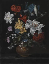 Steintøyskrukke med blomster