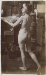 Studie van een vrouwelijk naaktmodel, schuin op de rug gezien, in het atelier van Jacques de Lalaing   1329746   no       norwegian Successfully Translated  Original: [City Fire] Translat: [City Fire] 1310991 no norwegian Successfully Translated Original: 