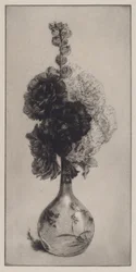 Stokroser i en langhalset vase
